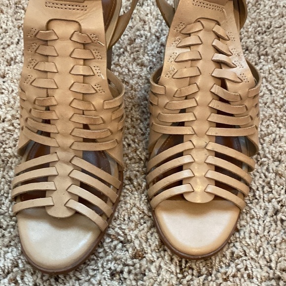Gianni Bini “Heart Braker” Caged Leather Heels - Picture 7 of 10